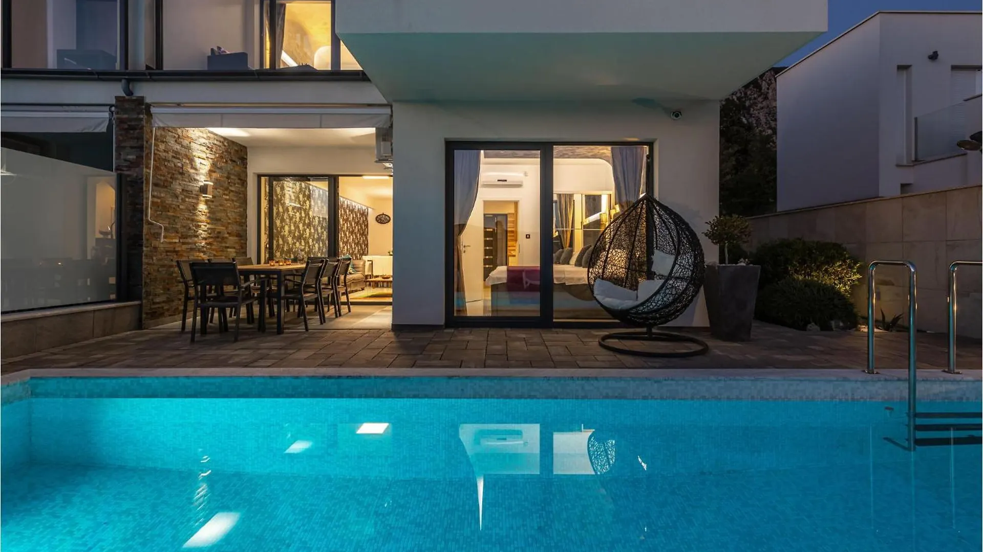 4 Bedroom Amazing Home In Kostelj Grižane
