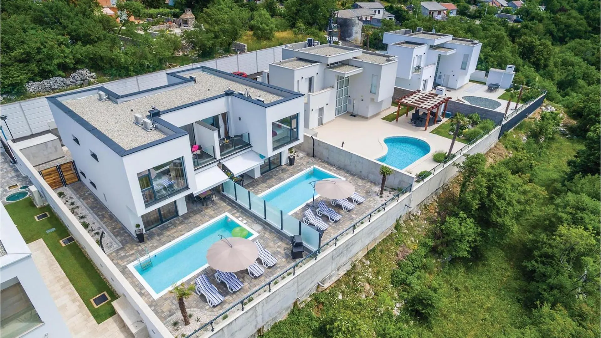 4 Bedroom Amazing Home In Kostelj Grižane
