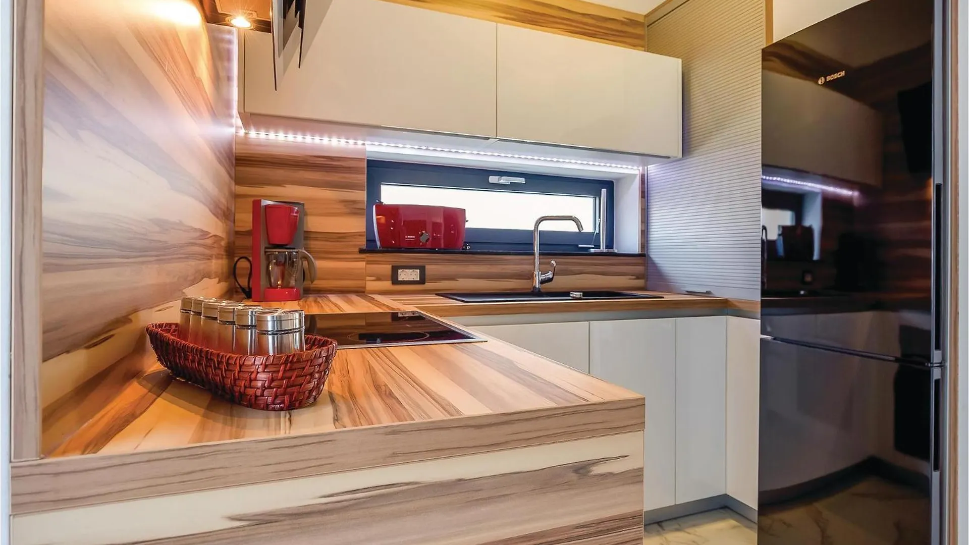 Dom wakacyjny 4 Bedroom Amazing Home In Kostelj Grižane