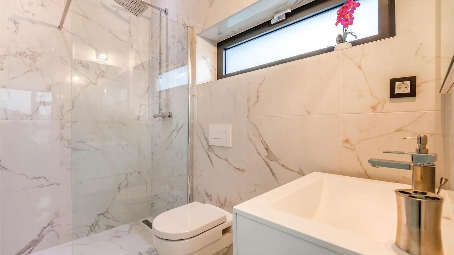Dom wakacyjny 4 Bedroom Amazing Home In Kostelj Grižane Chorwacja