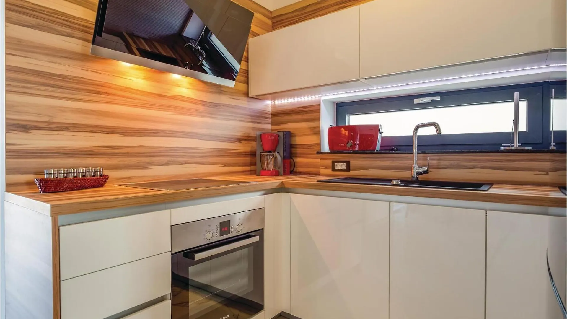 4 Bedroom Amazing Home In Kostelj Grizane-Belgrad 0*,